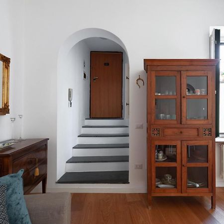 Casa Flo Con Terrazza E Ascensore Salerno Dış mekan fotoğraf