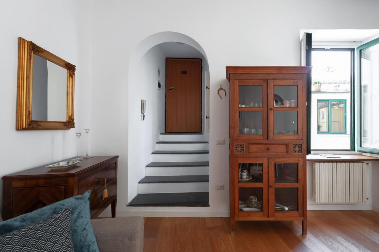 Casa Flo Con Terrazza E Ascensore Salerno Dış mekan fotoğraf