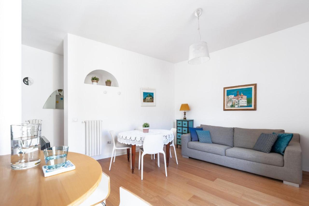 Casa Flo Con Terrazza E Ascensore Salerno Dış mekan fotoğraf