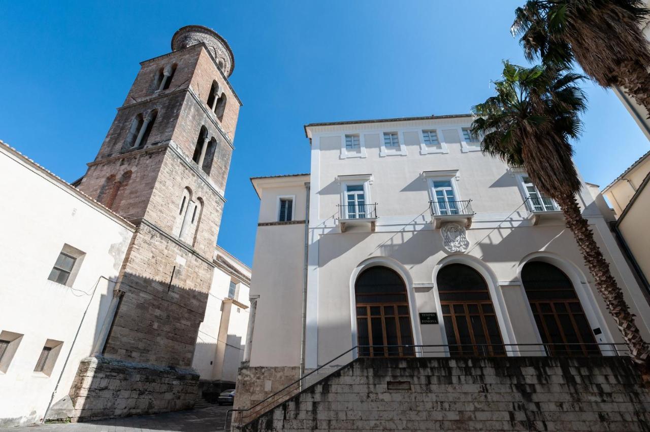 Casa Flo Con Terrazza E Ascensore Salerno Dış mekan fotoğraf