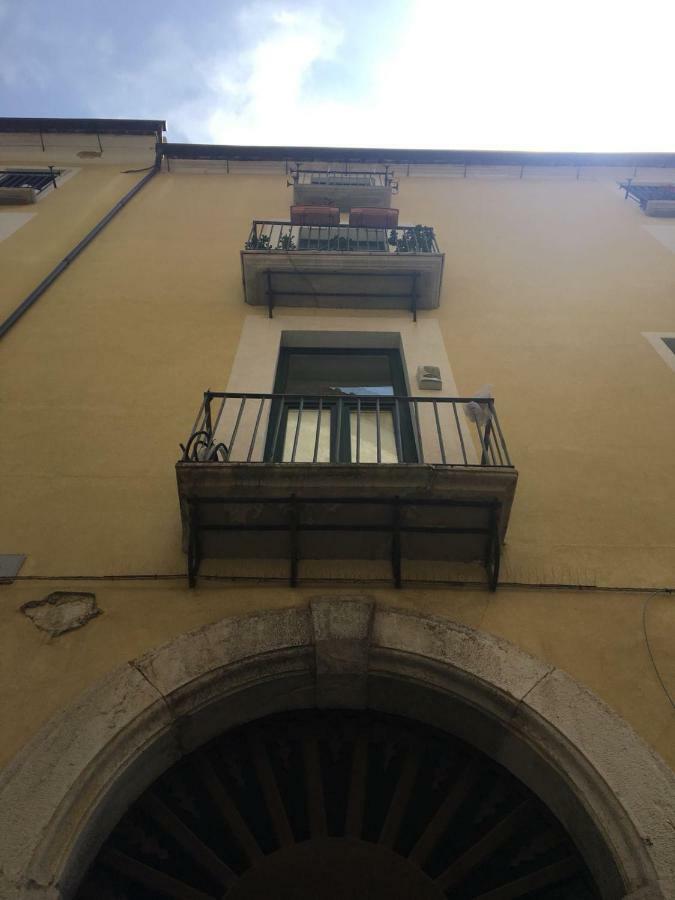 Casa Flo Con Terrazza E Ascensore Salerno Dış mekan fotoğraf