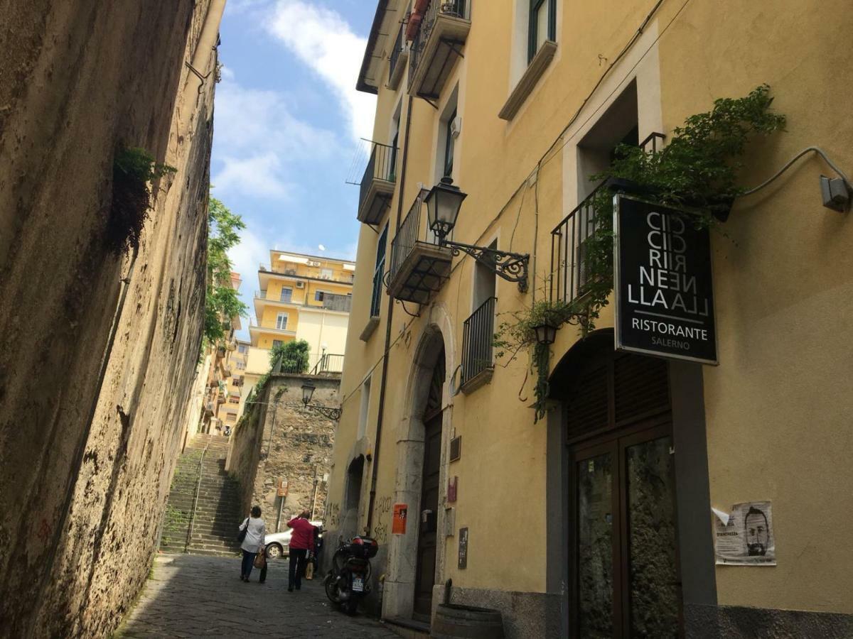 Casa Flo Con Terrazza E Ascensore Salerno Dış mekan fotoğraf