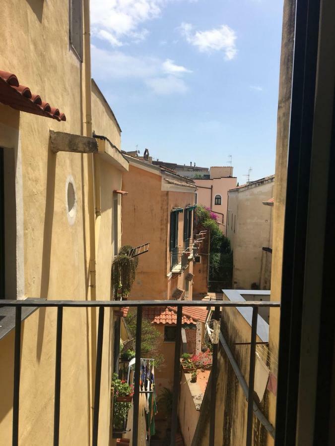 Casa Flo Con Terrazza E Ascensore Salerno Dış mekan fotoğraf